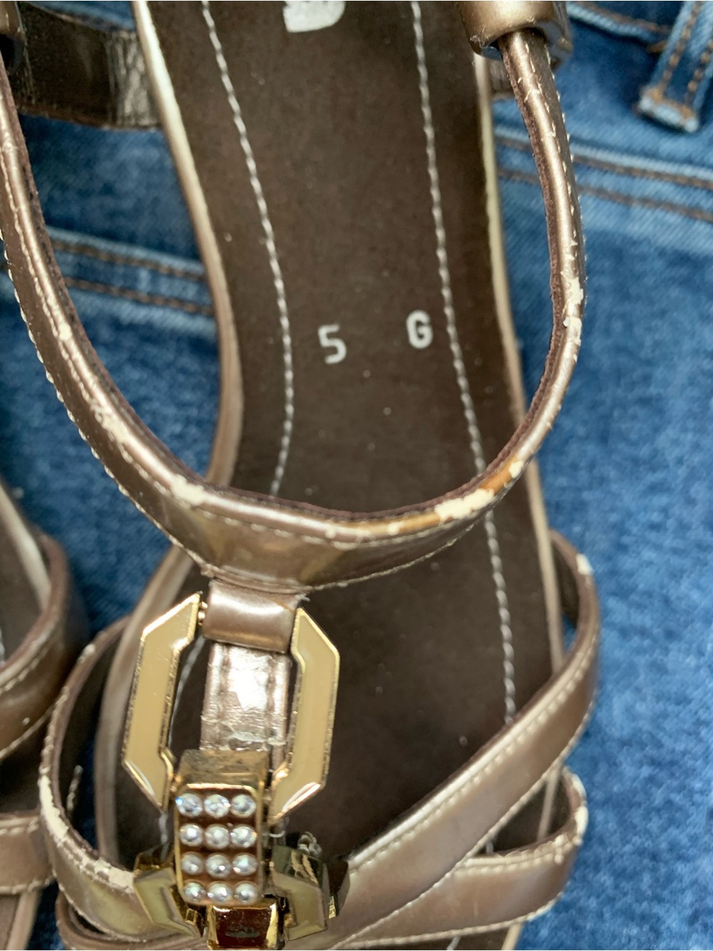 Ara ,women's Metallic Brown T-Strap Comfort Sandals - Picture 2 of 3